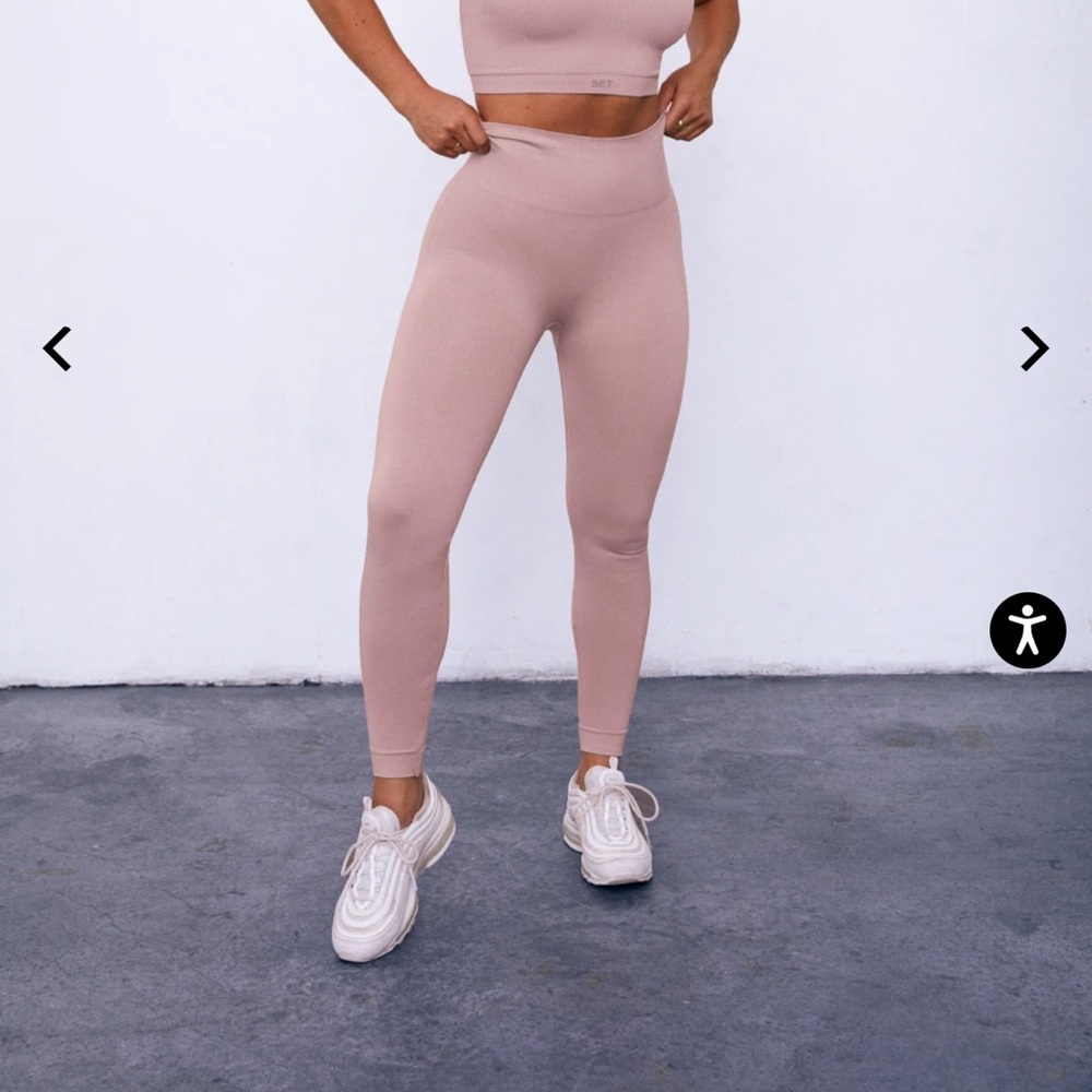 Ser active size small leggings never worn